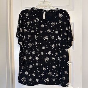 Latched Mama Black Short Sleeve Nursing Crewneck Tee with White Snowflake Print